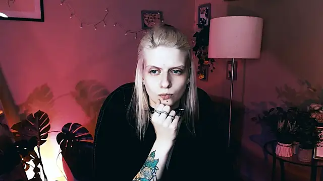 Snapshot of Noah_ElmerX chatting on 10/25/25, 09:53 Noah ElmerX online show from 10/25/25, 09:53