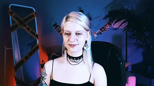 Snapshot of Noah_ElmerX chatting on 10/27/25, 05:17 Noah ElmerX online show from 10/27/25, 05:17