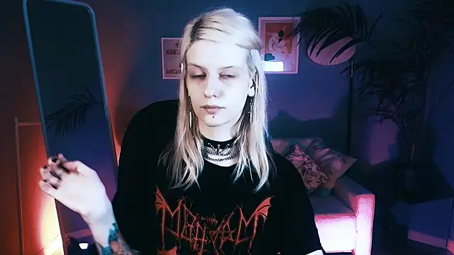 Noah ElmerX online show from 11/08/25, 04:18