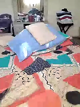 Snapshot of makaviwe chatting on 03/19/25, 11:06 makaviwe online show from 03/19/25, 11:06