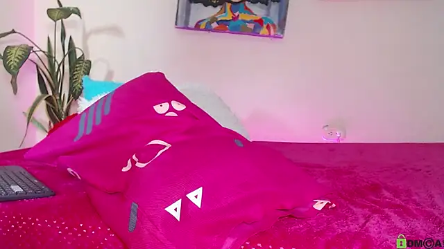 Snapshot of natasha_jm chatting on 10/23/25, 11:35 natasha jm online show from 10/23/25, 11:35