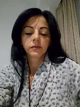 Snapshot of bruneta_sexy23 chatting on 11/19/25, 04:12 bruneta sexy23 online show from 11/19/25, 04:12