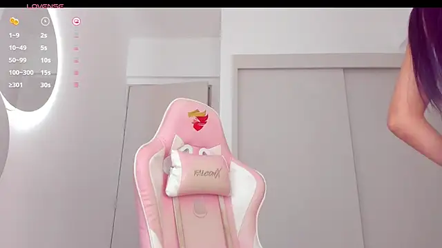 mia yourmommy online show from 12/07/24, 12:41