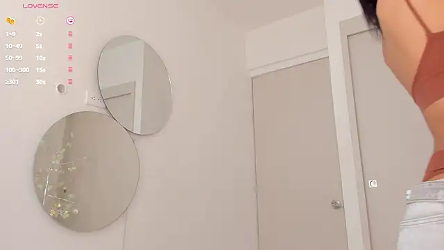 Snapshot of mia_yourmommy chatting on 03/22/25, 09:31 mia yourmommy online show from 03/22/25, 09:31