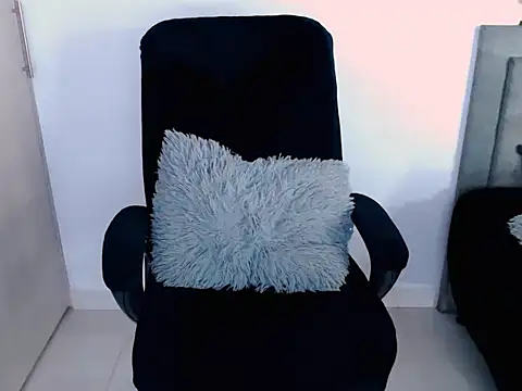 Snapshot of diana__34 chatting on 03/14/26, 04:34 diana 34 online show from 03/14/26, 04:34