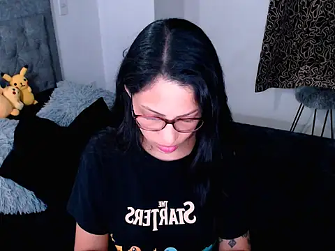 Snapshot of diana__34 chatting on 04/07/26, 12:00 diana 34 online show from 04/07/26, 12:00