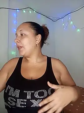 Snapshot of Miss-boobs chatting on 12/14/24, 08:29 Miss-boobs online show from 12/14/24, 08:29