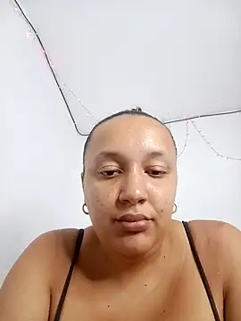 Snapshot of Miss-boobs chatting on 12/16/24, 08:05 Miss-boobs online show from 12/16/24, 08:05