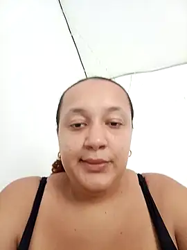 Snapshot of Miss-boobs chatting on 12/18/24, 08:03 Miss-boobs online show from 12/18/24, 08:03