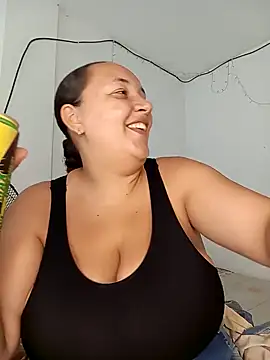 Snapshot of Miss-boobs chatting on 01/12/25, 05:33 Miss-boobs online show from 01/12/25, 05:33