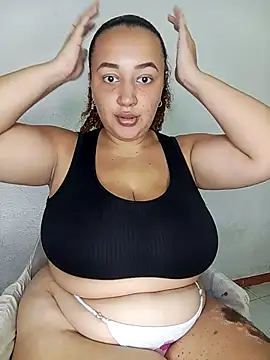 Snapshot of Miss-boobs chatting on 09/25/25, 06:00 Miss-boobs online show from 09/25/25, 06:00