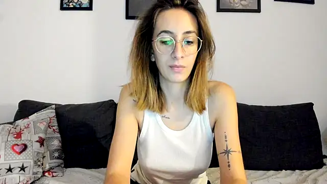 DesireMore90 online show from 01/10/25, 11:18