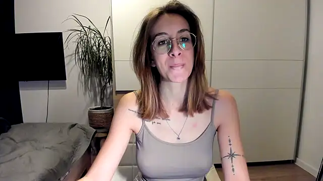 DesireMore90 online show from 01/28/25, 04:41