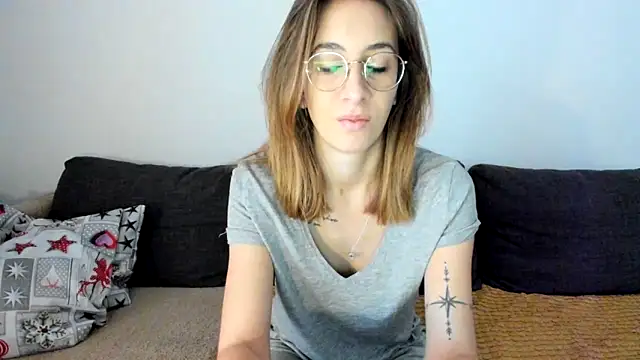 DesireMore90 online show from 02/06/25, 08:39