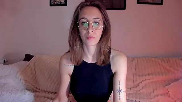 Snapshot of DesireMore90 chatting on 03/19/26, 12:03 DesireMore90 online show from 03/19/26, 12:03