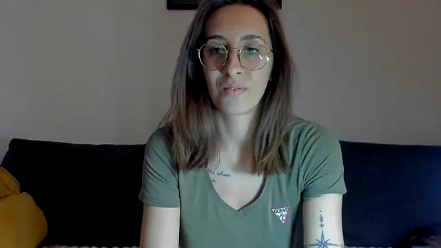 Snapshot of DesireMore90 chatting on 04/15/26, 09:04 DesireMore90 online show from 04/15/26, 09:04