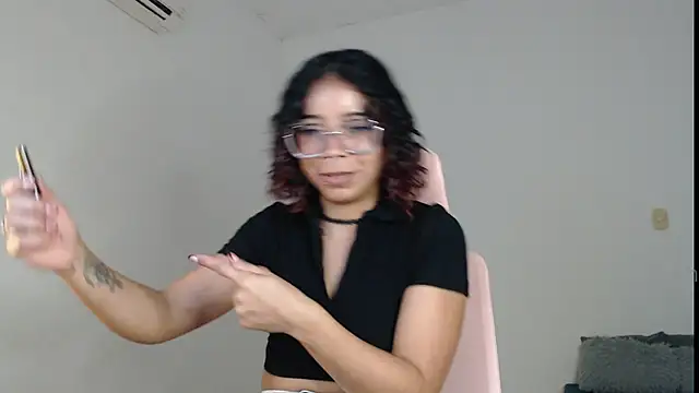 Snapshot of Putaku_San chatting on 12/22/24, 03:11 Putaku San online show from 12/22/24, 03:11