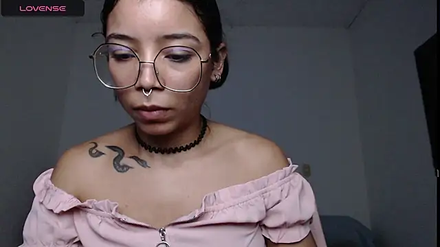 Snapshot of Putaku_San chatting on 09/12/25, 03:50 Putaku San online show from 09/12/25, 03:50