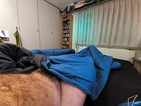 Snapshot of Ettarak chatting on 12/21/24, 10:19 Ettarak online show from 12/21/24, 10:19