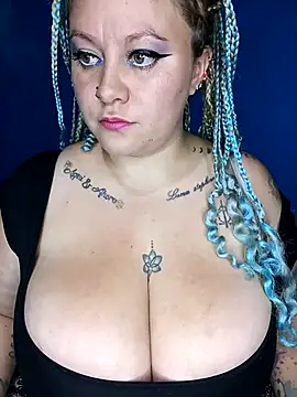 Snapshot of miley_jensen chatting on 01/07/26, 02:41 miley jensen online show from 01/07/26, 02:41