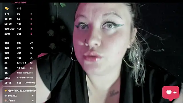 Snapshot of miley_jensen chatting on 02/17/26, 11:11 miley jensen online show from 02/17/26, 11:11