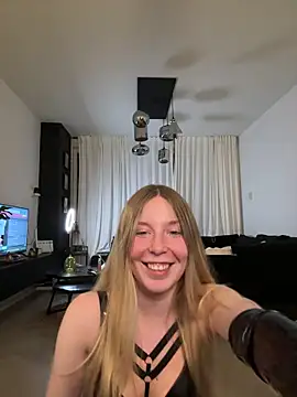 VeraSerephina online show from 10/10/25, 07:57