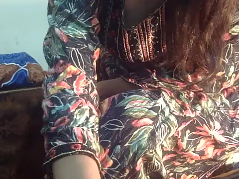 Snapshot of Lusty_Wife1 chatting on 12/19/24, 12:34 Lusty Wife1 online show from 12/19/24, 12:34