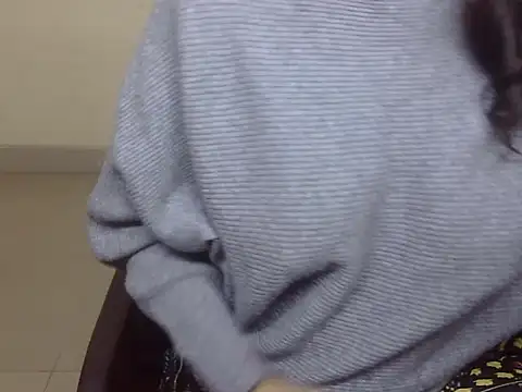 Snapshot of Lusty_Wife1 chatting on 01/02/25, 07:40 Lusty Wife1 online show from 01/02/25, 07:40