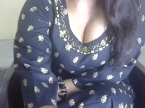 Snapshot of Lusty_Wife1 chatting on 09/10/25, 06:52 Lusty Wife1 online show from 09/10/25, 06:52