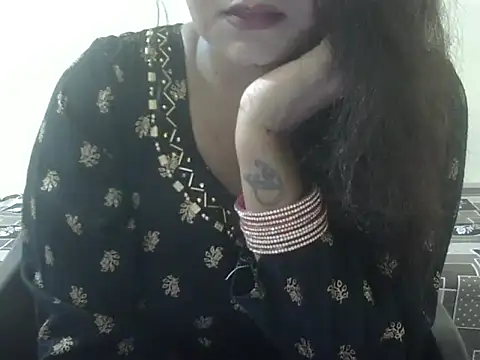 Snapshot of Lusty_Wife1 chatting on 09/16/25, 09:21 Lusty Wife1 online show from 09/16/25, 09:21