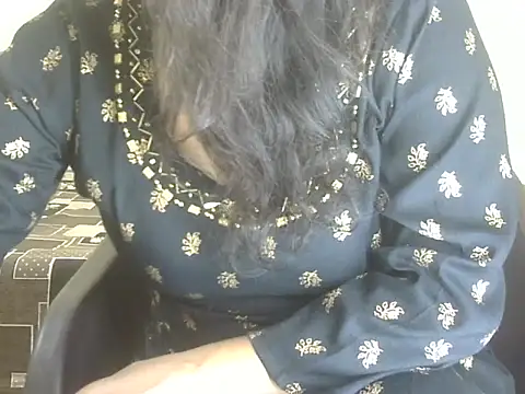 Snapshot of Lusty_Wife1 chatting on 09/27/25, 08:08 Lusty Wife1 online show from 09/27/25, 08:08