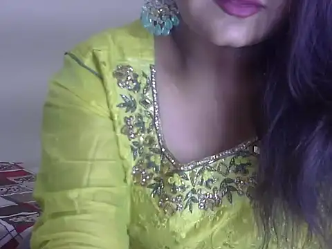 Snapshot of Lusty_Wife1 chatting on 10/24/25, 07:43 Lusty Wife1 online show from 10/24/25, 07:43