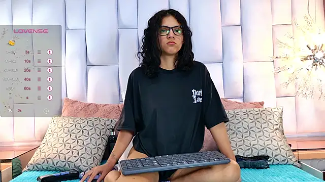 Iris Ross  online show from 11/28/25, 11:35