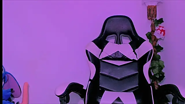 Snapshot of KathieBurning chatting on 12/02/24, 02:08 KathieBurning online show from 12/02/24, 02:08