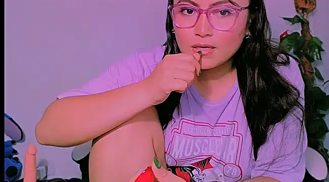 Snapshot of KathieBurning chatting on 12/19/24, 10:10 KathieBurning online show from 12/19/24, 10:10