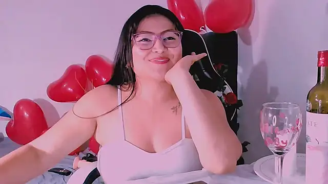 Snapshot of KathieBurning chatting on 02/15/25, 12:26 KathieBurning online show from 02/15/25, 12:26