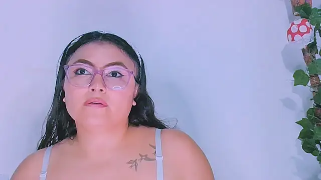 Snapshot of KathieBurning chatting on 03/03/25, 11:46 KathieBurning online show from 03/03/25, 11:46