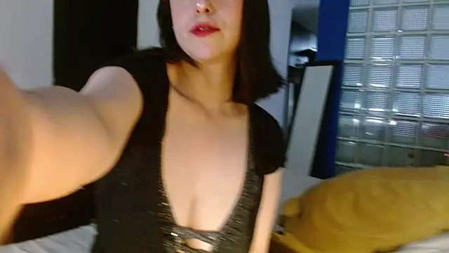 Snapshot of collette_beaufoy_ chatting on 01/13/25, 04:51 collette beaufoy  online show from 01/13/25, 04:51