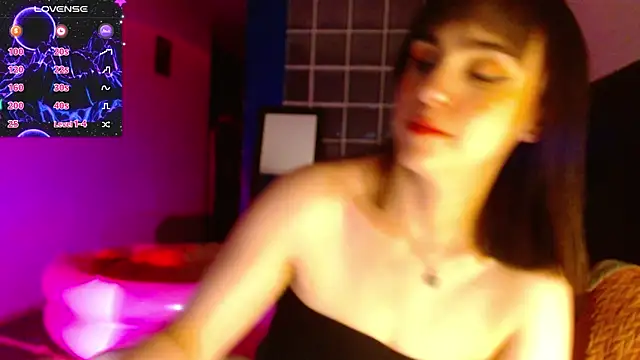 Snapshot of collette_beaufoy_ chatting on 02/08/25, 02:04 collette beaufoy  online show from 02/08/25, 02:04