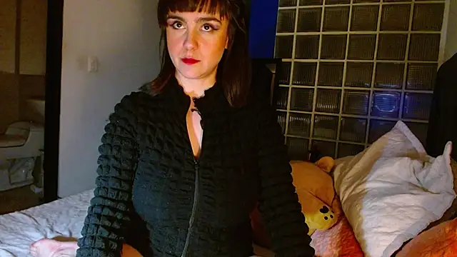Snapshot of collette_beaufoy_ chatting on 03/05/25, 05:07 collette beaufoy  online show from 03/05/25, 05:07