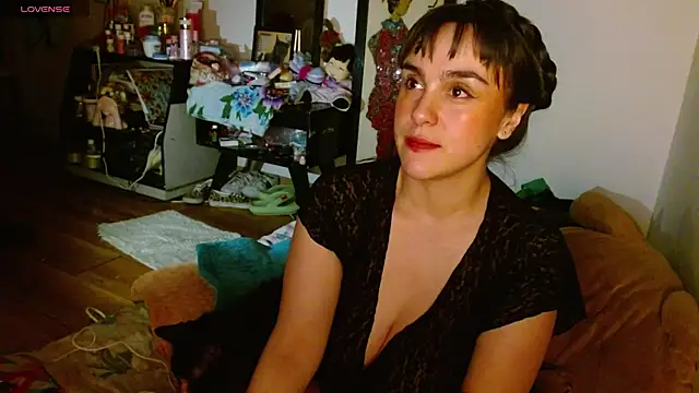 Snapshot of collette_beaufoy_ chatting on 10/14/25, 03:51 collette beaufoy  online show from 10/14/25, 03:51