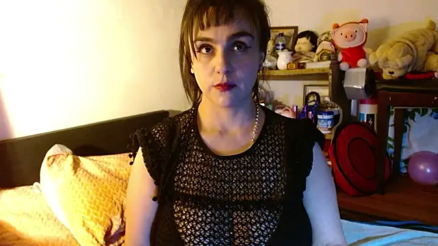 Snapshot of collette_beaufoy_ chatting on 02/17/26, 07:27 collette beaufoy online show from 02/17/26, 07:27