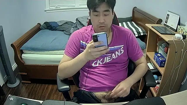 Snapshot of Koreanboy171 chatting on 03/09/26, 02:48 Koreanboy171 online show from 03/09/26, 02:48