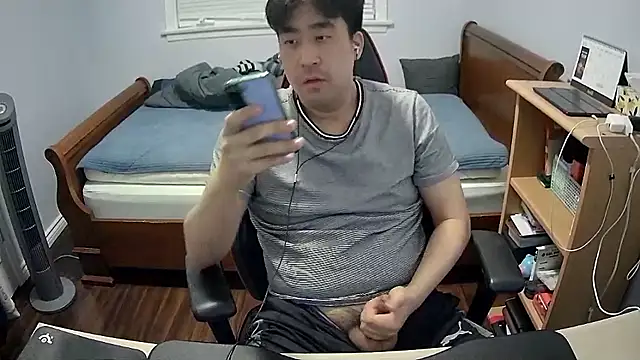 Snapshot of Koreanboy171 chatting on 03/13/26, 03:46 Koreanboy171 online show from 03/13/26, 03:46