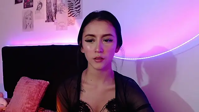 Coralinnee  online show from 02/13/25, 05:37