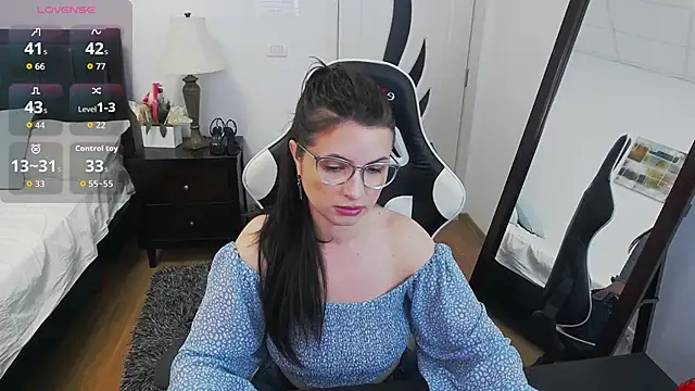 Snapshot of AmyPure_ chatting on 04/15/26, 06:53 AmyPure online show from 04/15/26, 06:53