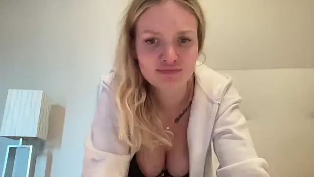 Snapshot of mariemelissah chatting on 12/21/24, 02:58 mariemelissah online show from 12/21/24, 02:58