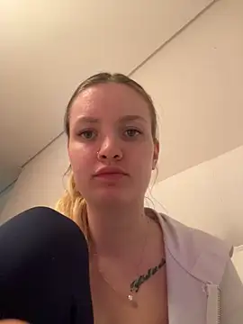 Snapshot of mariemelissah chatting on 02/26/25, 02:03 mariemelissah online show from 02/26/25, 02:03