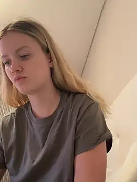 Snapshot of mariemelissah chatting on 03/11/25, 01:34 mariemelissah online show from 03/11/25, 01:34