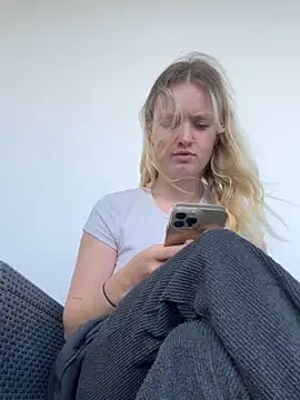 Snapshot of mariemelissah chatting on 03/17/25, 02:34 mariemelissah online show from 03/17/25, 02:34